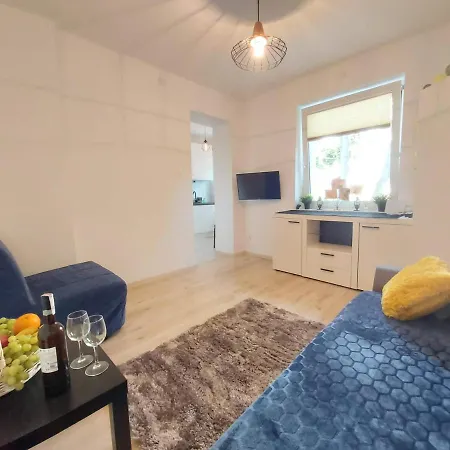 Calkowicie Odnowiona Kawalerka - Czystosc, Cisza, Spokoj Apartment *